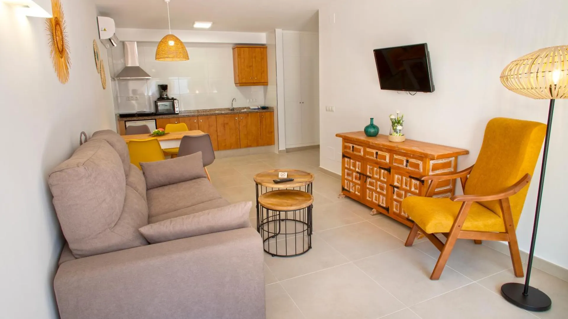 Apartamentos La Baranda 토레몰리노스 0*,
