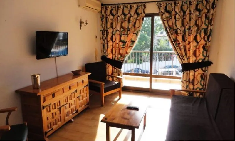 Apartamentos La Baranda 토레몰리노스