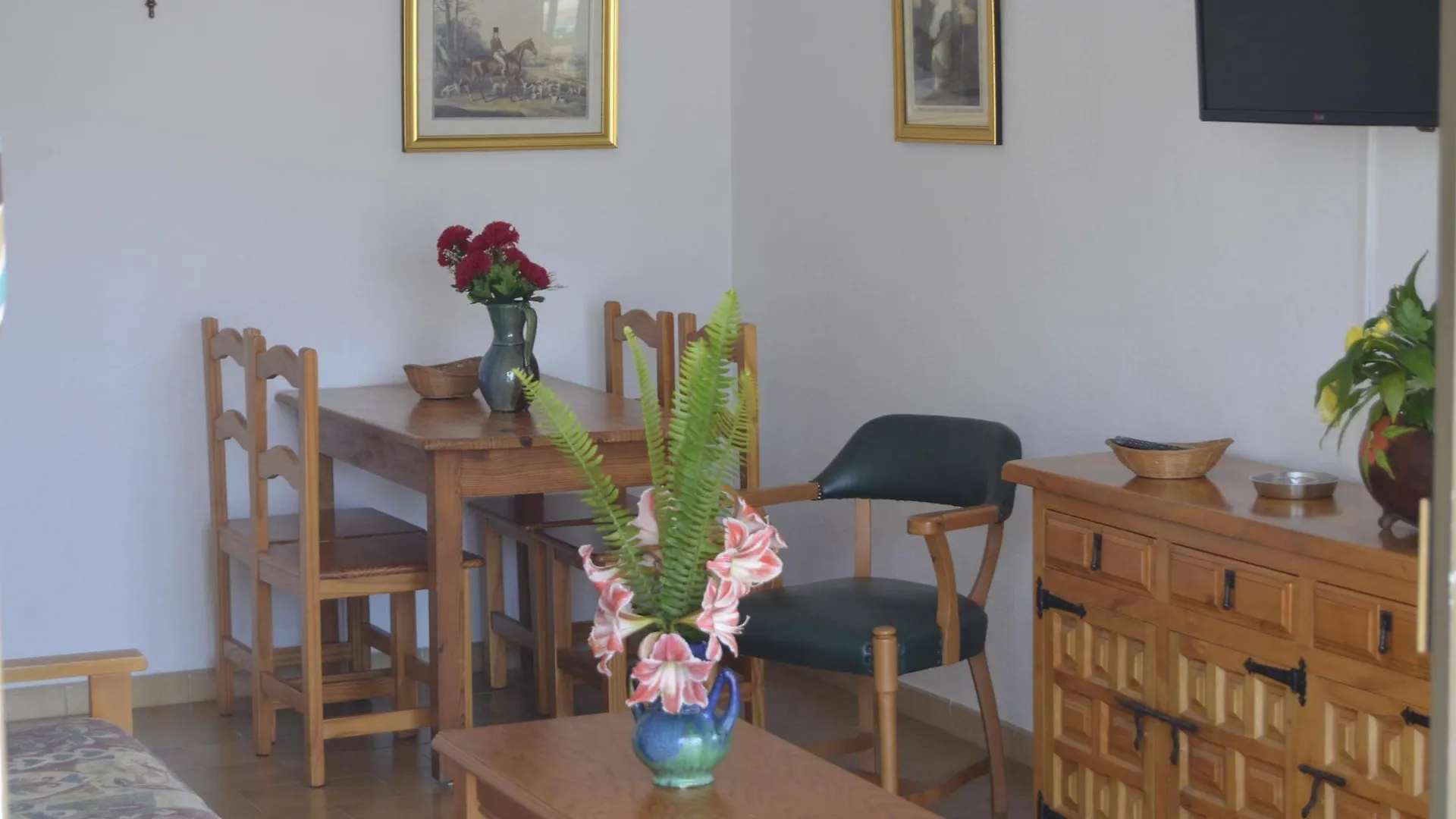 Apartamentos La Baranda 토레몰리노스 아파트